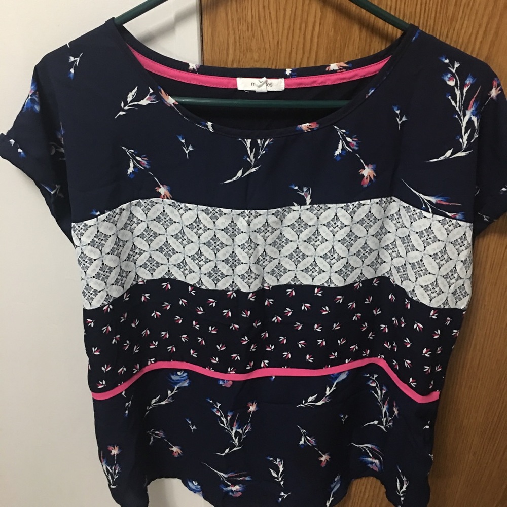 Maurices cap sleeve blouse size large